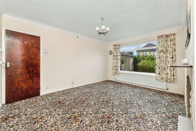 Carlinghow Lane, Batley photo 4