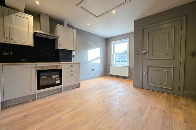 Flat B, 2, Royal Parade, Bromley photo 5
