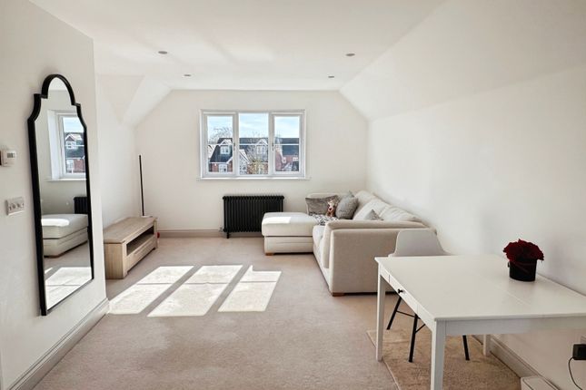 134, Jasmine Square, Reading photo 2