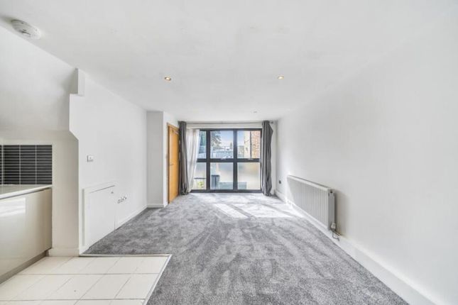 2 Sterling Rose Mews 56B, High Street, Northwood photo 3