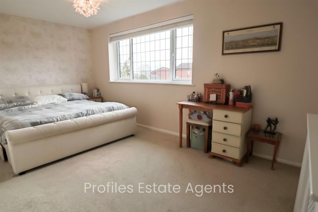 Semi-detached house for sale in Woodland Avenue, Burbage, Hinckley