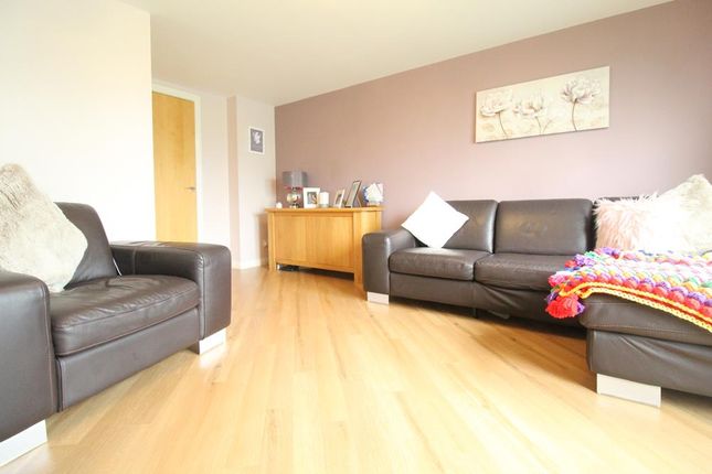 2 bed flat to rent in Cairnfield Place, Bucksburn AB21