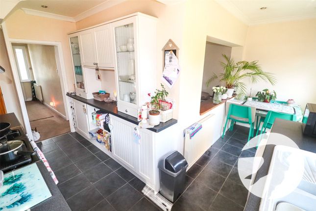 37, Coniston Close, Erith photo 4