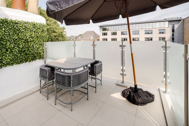 Flat C, 25, Witherington Road, London photo 3