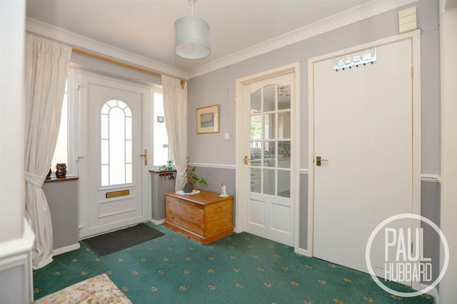 21, Waters Avenue, Lowestoft photo 4