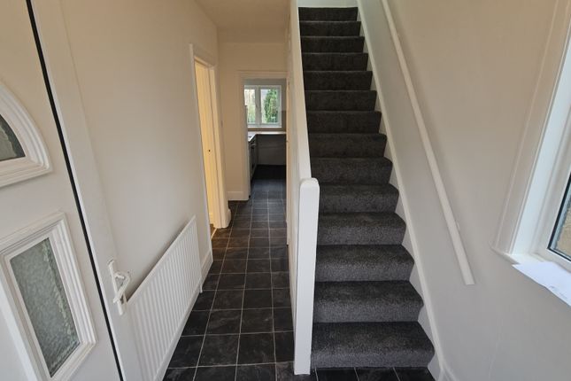 33, Talbot, Luton photo 3