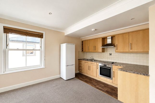 8A,, St. Johns Road, Surrey photo 2