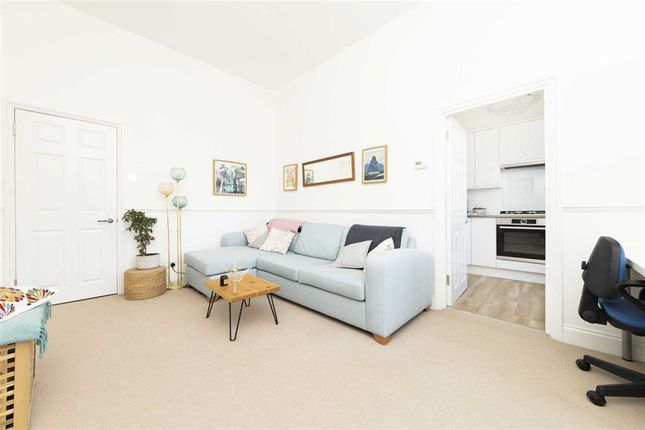 Flat for sale in Victoria Park Square, London