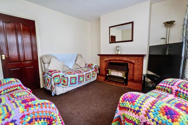 78 Castle Road, Nuneaton, Warwickshire photo 2