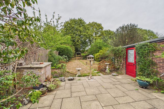 68 Westwood Drive, Amersham photo 2