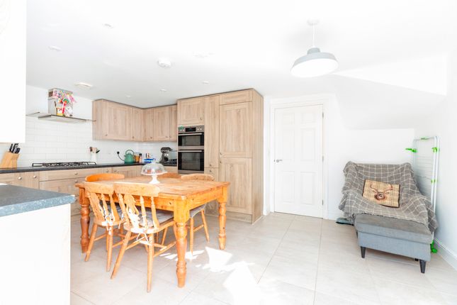 5 Broom Road, Warminster photo 2