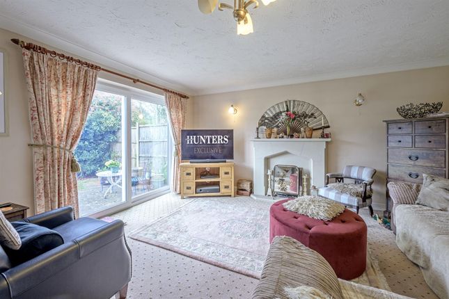 6, The Meadows, Stourbridge photo 2