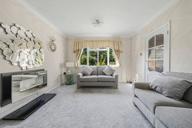 96, Sheep Walk, Shepperton photo 4