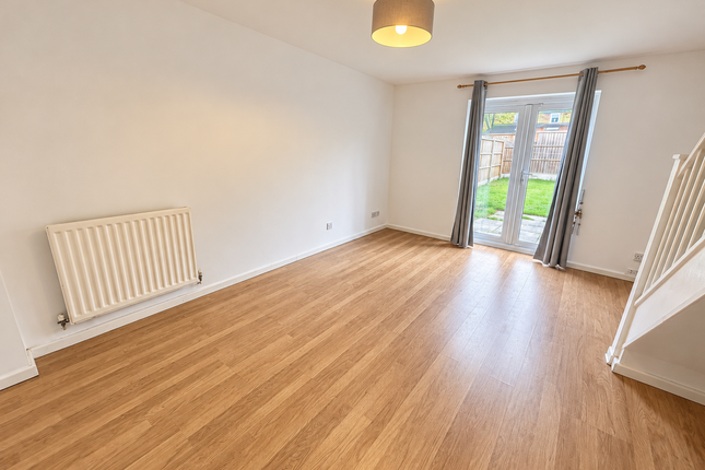 12, Tom Paine Close, Leicester photo 2