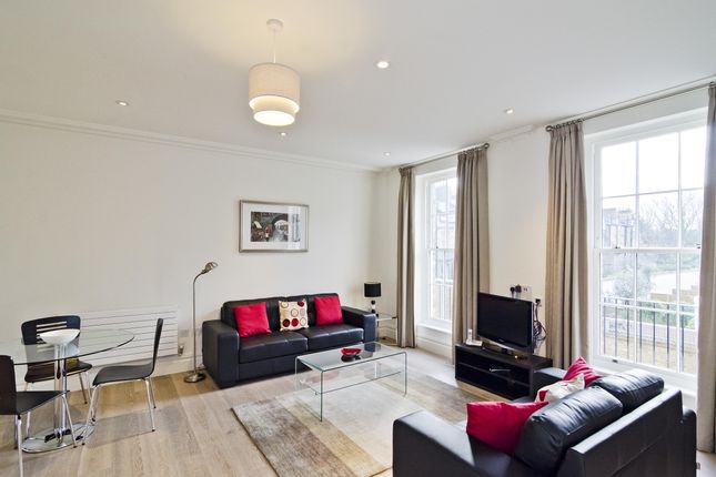 Flat 3, 30, Trinity Street, London photo 3