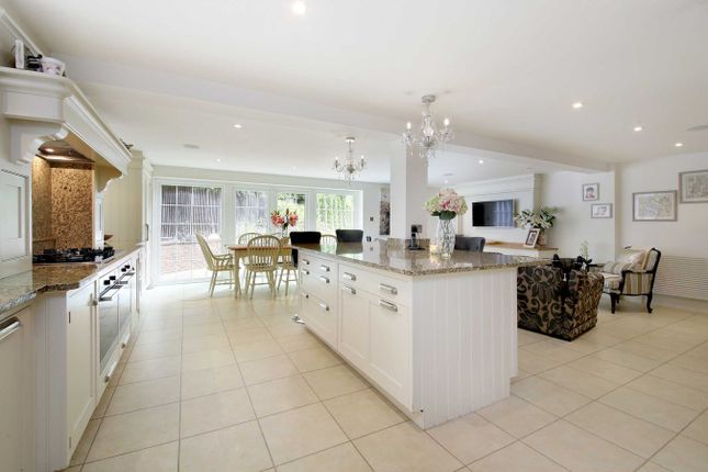 Little Touchwood, Manor Road, Penn photo 3