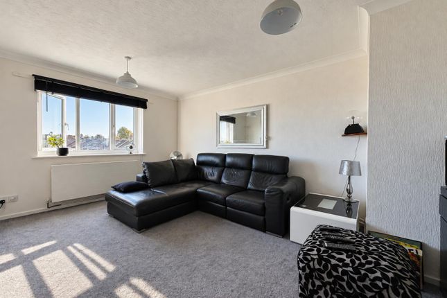 37 Elm Court, Dyke Road, Brighton photo 3