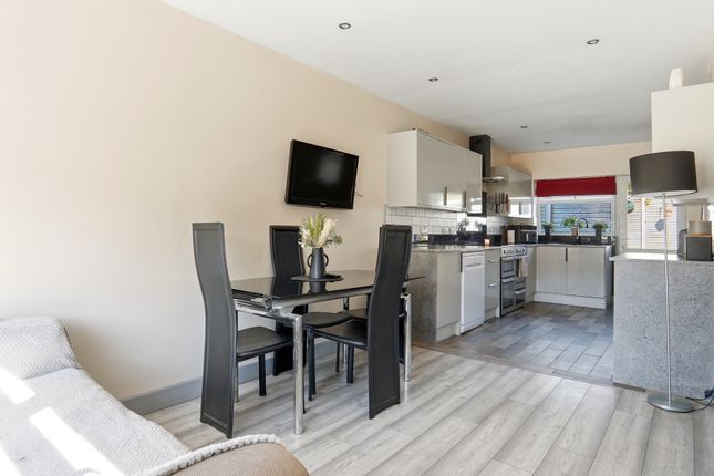14, Meadowfields Drive, York photo 4