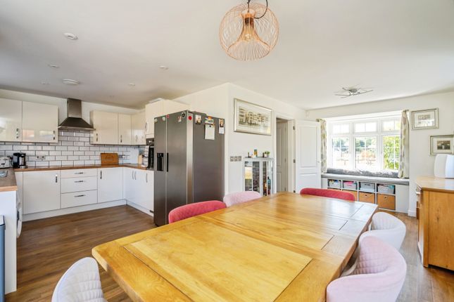 5, Hadrian Drive, Chichester photo 3
