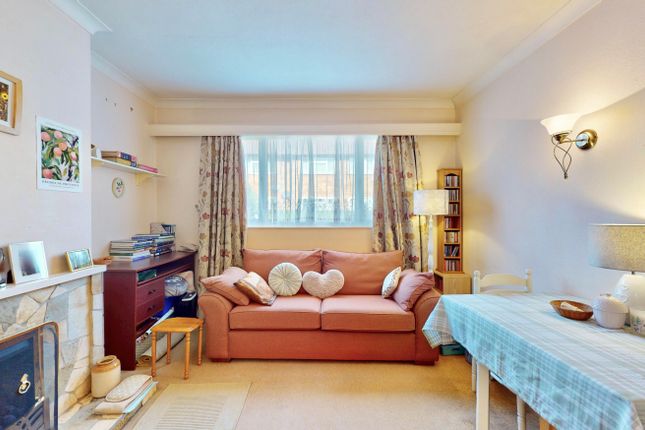 77, Bury Avenue, Hayes photo 4