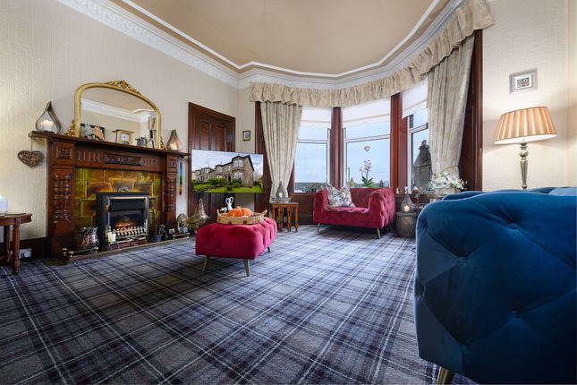 2 Manor Crescent, Gourock photo 2
