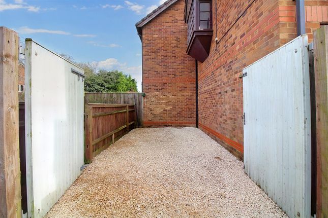 Flat for sale in Pavers Court, Aylesbury