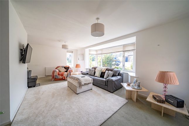 44, Ash Hill Drive, West Yorkshire photo 2