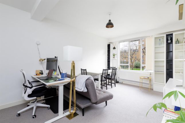 20, John Aird Court, London photo 2