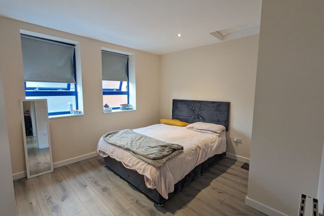 Flat 8, Azure Lodge, 27 Station Road, Kettering photo 3