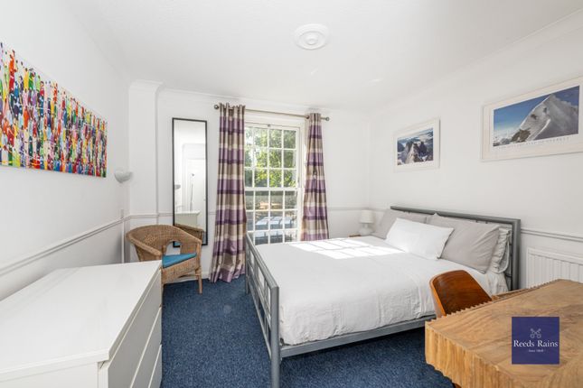 108, Lambeth Road, London photo 4