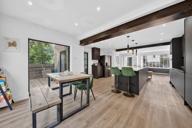 141, Hall Park Avenue, Leeds photo 4