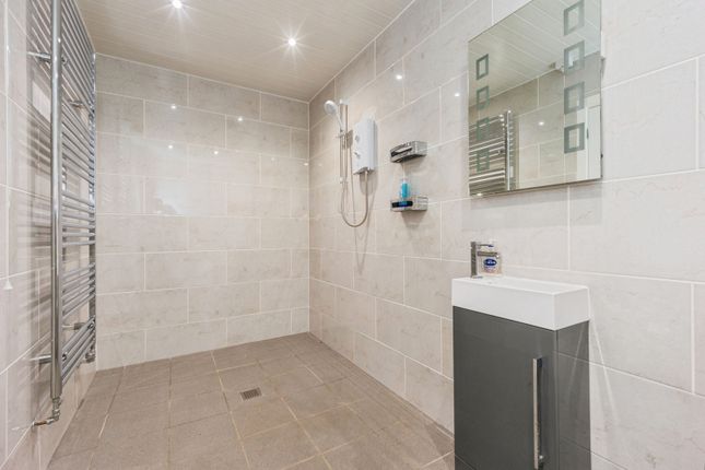 7, Oakwood Drive, Macclesfield photo 5
