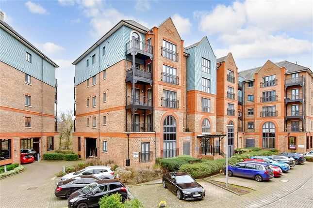 Flat for sale in Cannons Wharf, Tonbridge, Kent