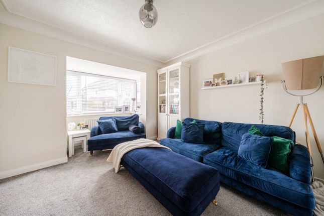 2, Laithe Close, Keighley photo 2