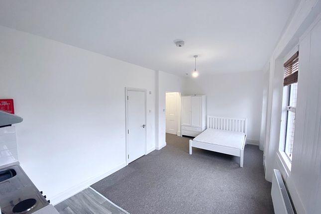 Thumbnail Studio to rent in Pendennis Road, Streatham Hill