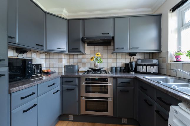 27, Bingham Close, Verwood photo 4