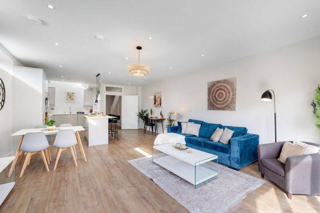 Thumbnail Terraced house to rent in Purley Rise, Purley