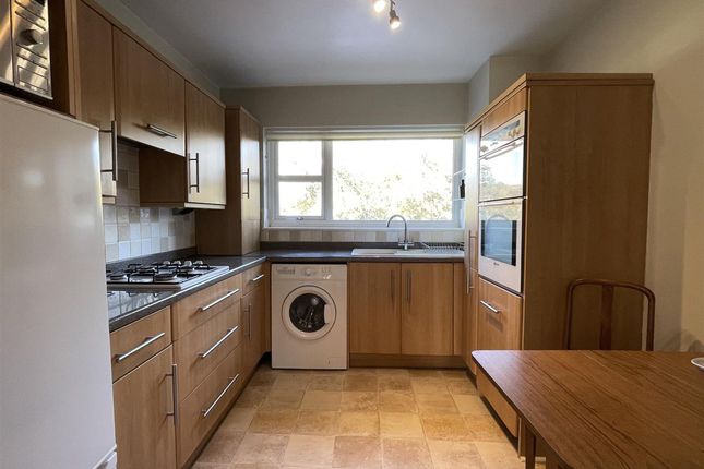 Flat 24, Dolphin Court Cliff Road, Eastbourne photo 5