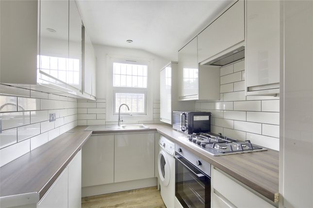 Flat to rent in Chestnut Grove, London