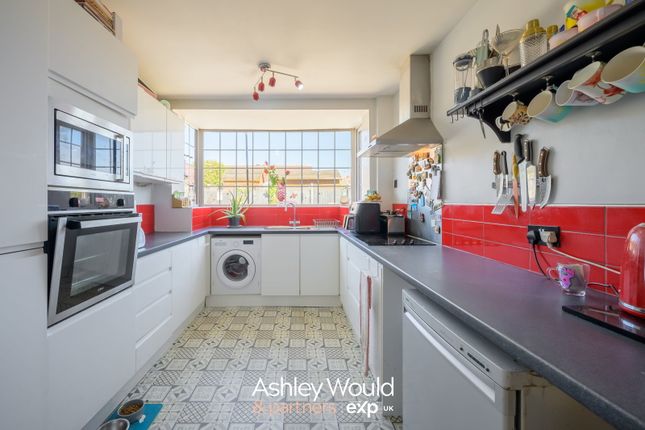 15, Windmill Grove, Kingswinford photo 4