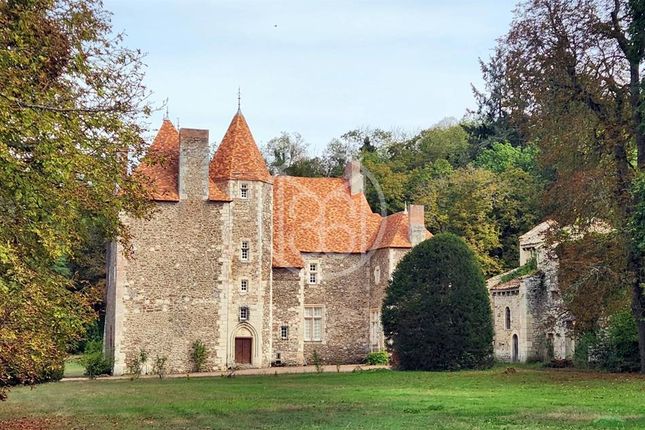 Property for sale in Saint-Quintin-Sur-Sioule, 63440, France, Auvergne, Saint-Quintin-Sur-Sioule, 63440, France