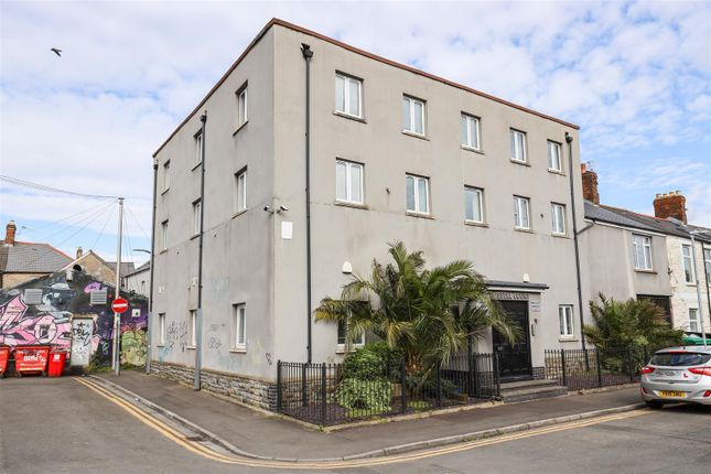 Flat for sale in Duplex, Russell Street, Cardiff
