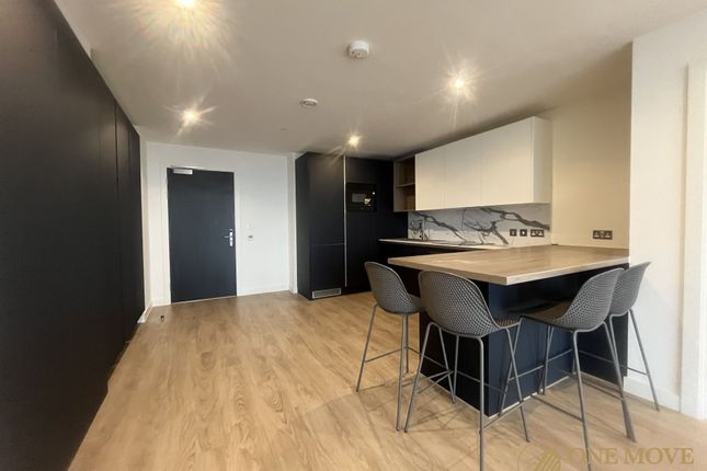 2-bed flat on 2702 29 New Bailey St, Salford, £325,000