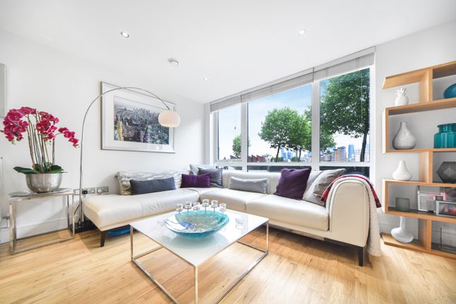 Thumbnail Flat for sale in Beacon Point, New Capital Quay, Greenwich