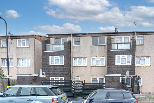 Thumbnail Flat for sale in Willowbrook Road, Southall