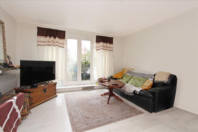 Flat to rent in Church Road, Acton