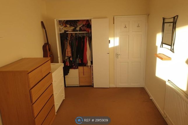 Flat, Farnborough House Fontley Way Sw Nf Roehampton, London photo 4