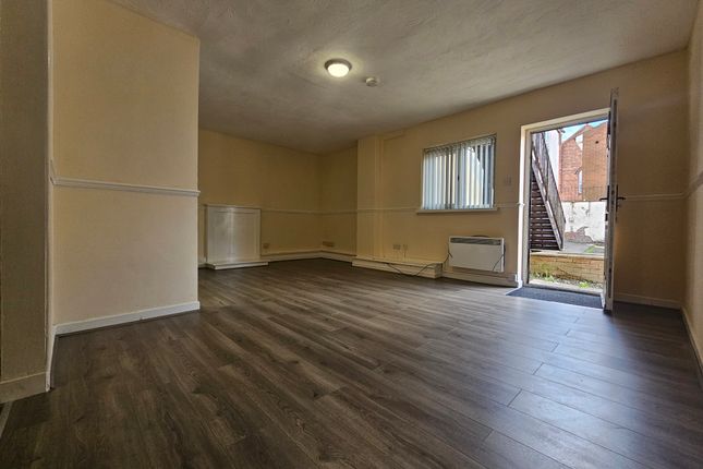 Flat 4, Springfield Mill Court, Bull Street, WEDNESBURY photo 3
