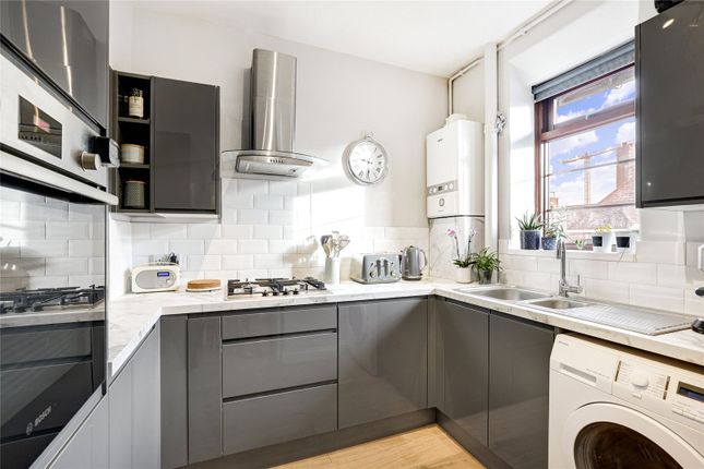 Flat for sale in Poynders Gardens, Clapham South, London
