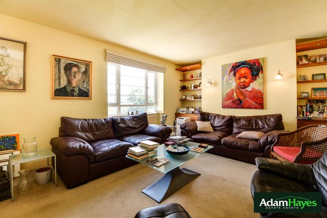 Flat for sale in Charter Way, Finchley